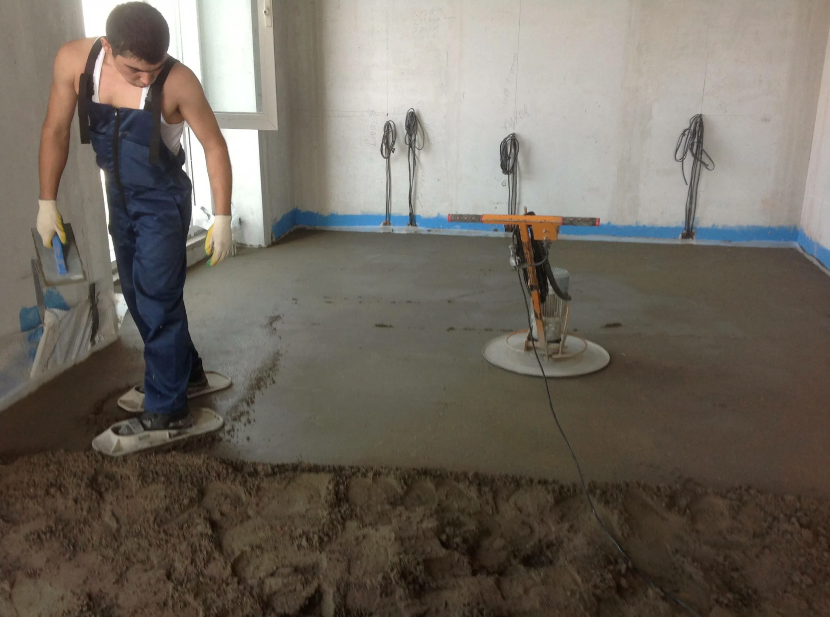 Какие проблемы могут возникнуть при установке полусухой стяжки пола и как их решить