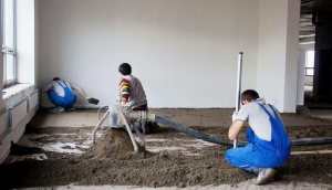 Преимущества использования полусухой стяжки пола в строительстве