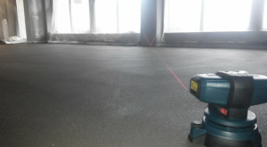 Идеи дизайна интерьера с использованием полусухой стяжки пола