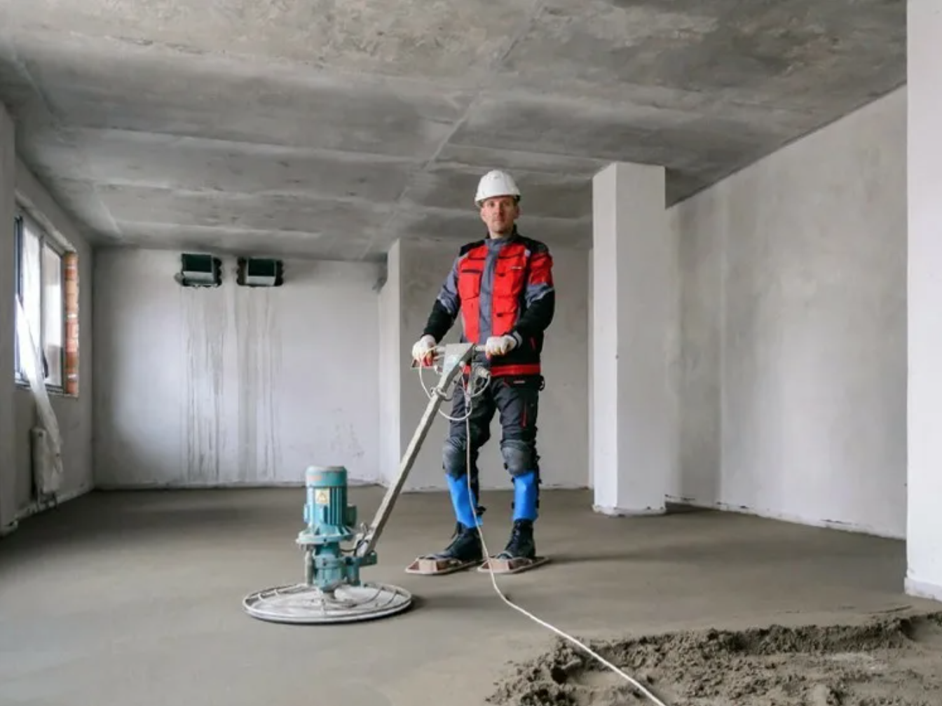 Преимущества использования полусухой стяжки пола перед другими методами.