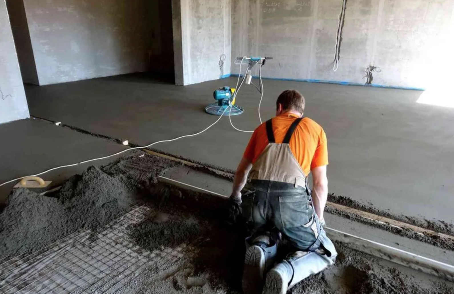 Какие материалы использовать для полусухой стяжки пола и как выбрать правильный.